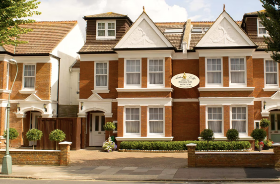 Autumn Lodge - An outside view of the home