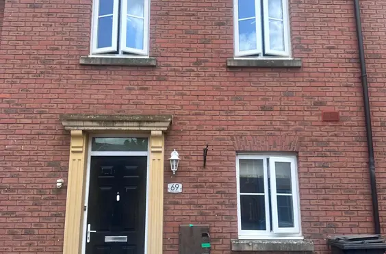 Simones House Swindon - An outside view of the home