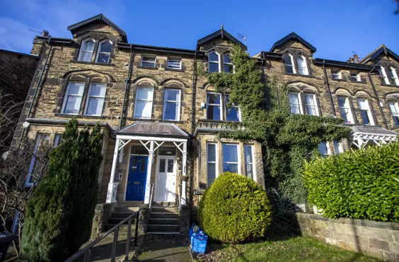 61 Kings Road Harrogate - An outside view of the home