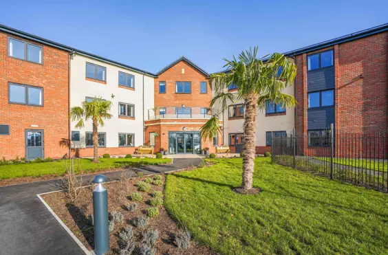 Broadlands Lodge Care Home - An outside view of the home