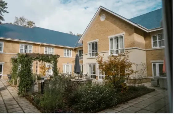 Pine Martin Grange - An outside view of the home