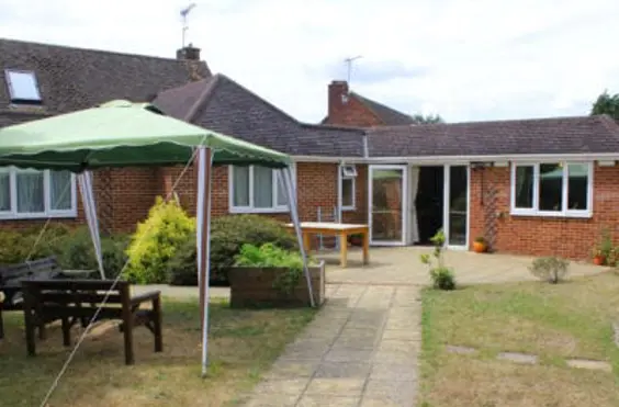 15 Manor Crescent - Photo of the garden where applicable