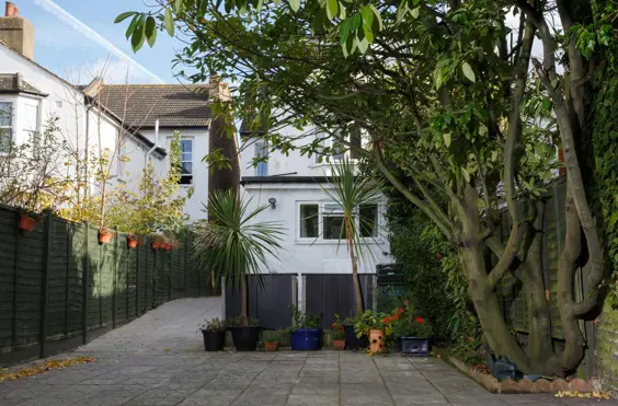 Retreat Lodge - Photo of the garden where applicable