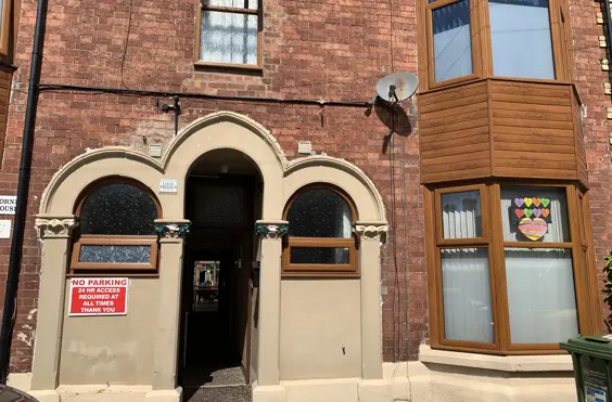 Lorne House - An outside view of the home
