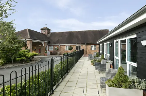 Ashlyns Care Home - An outside view of the home