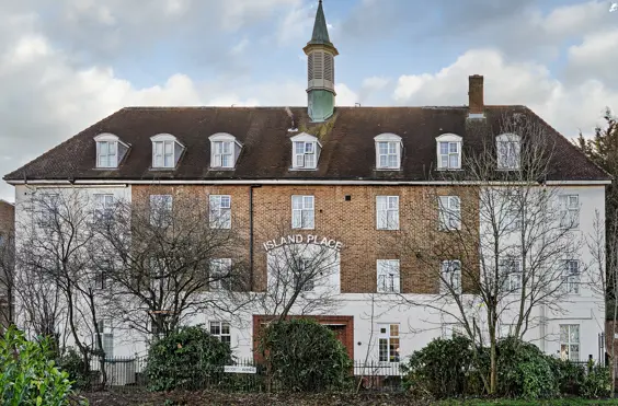 Island Place - An outside view of the home