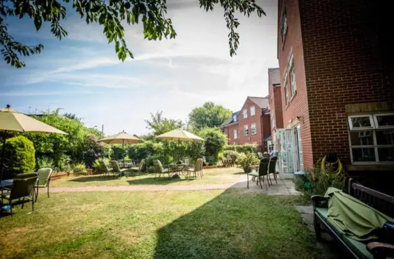 Ashwood Care Centre - An outside view of the home